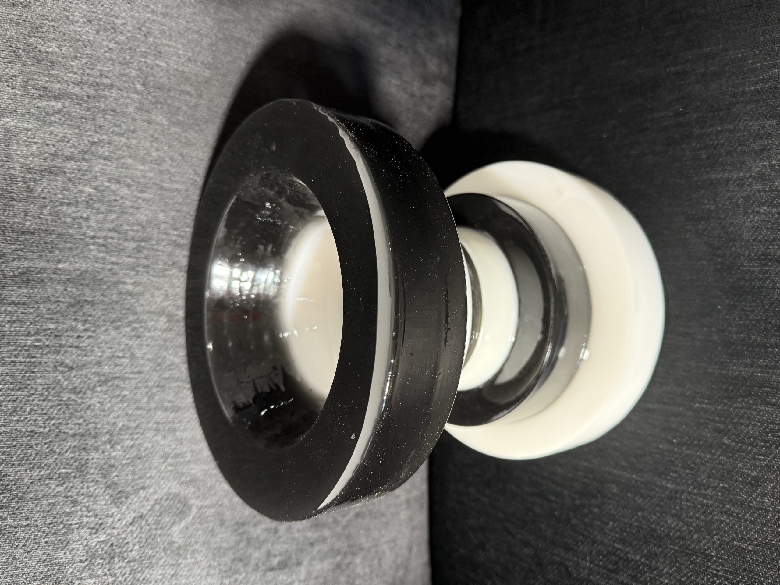 Black and White resin vase - Image 3